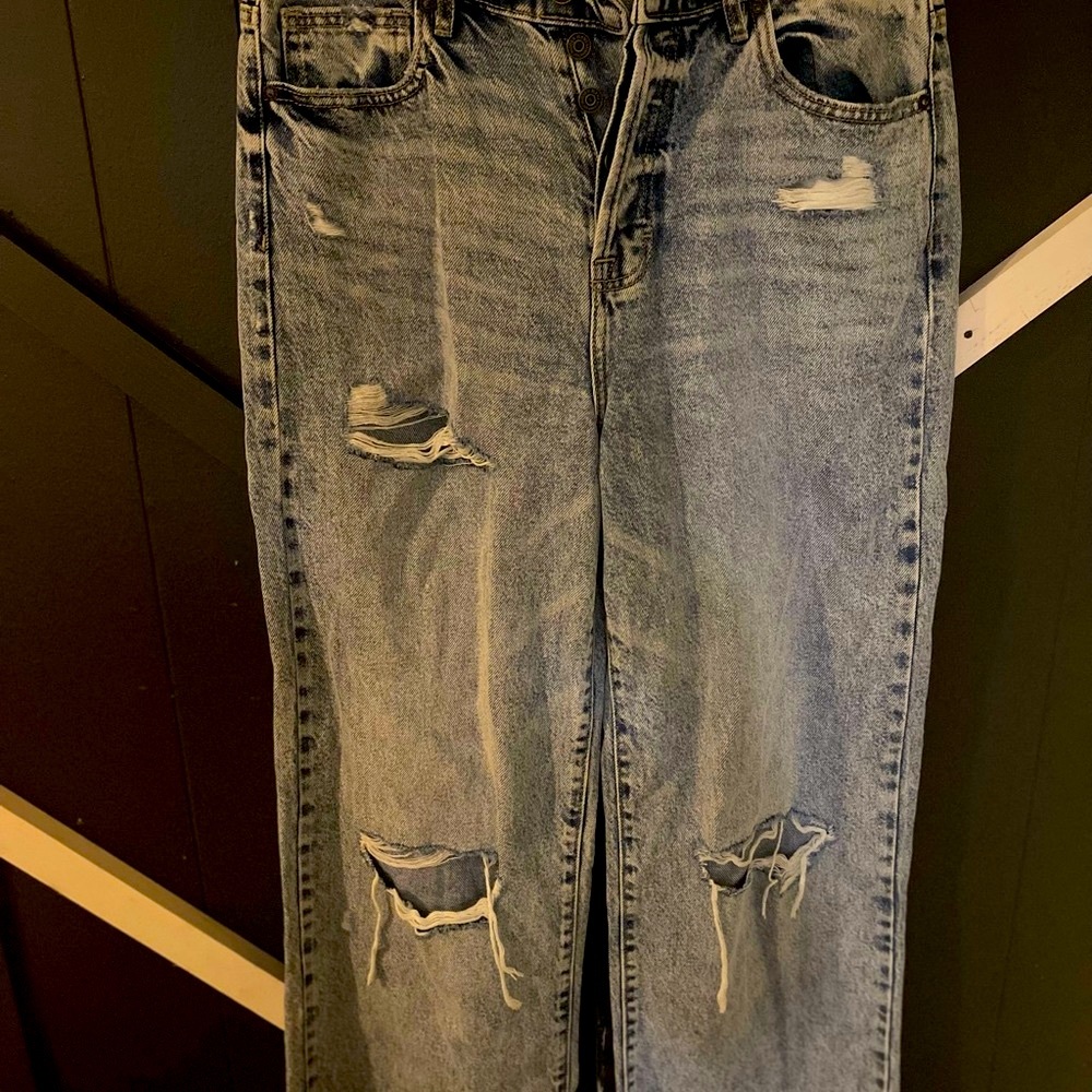 HIDDEN JEANS SIZE 29 -Never worn but ripped tag off when trying on & cant return